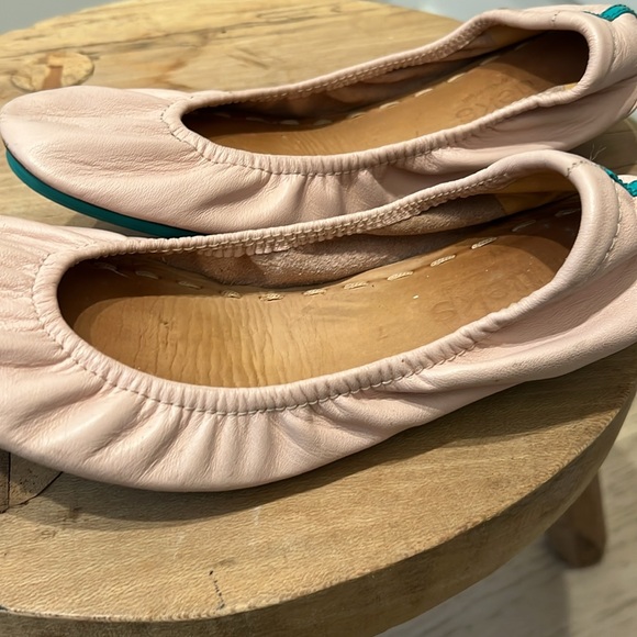 Light pink Tieks Size 7 flats - Picture 7 of 9